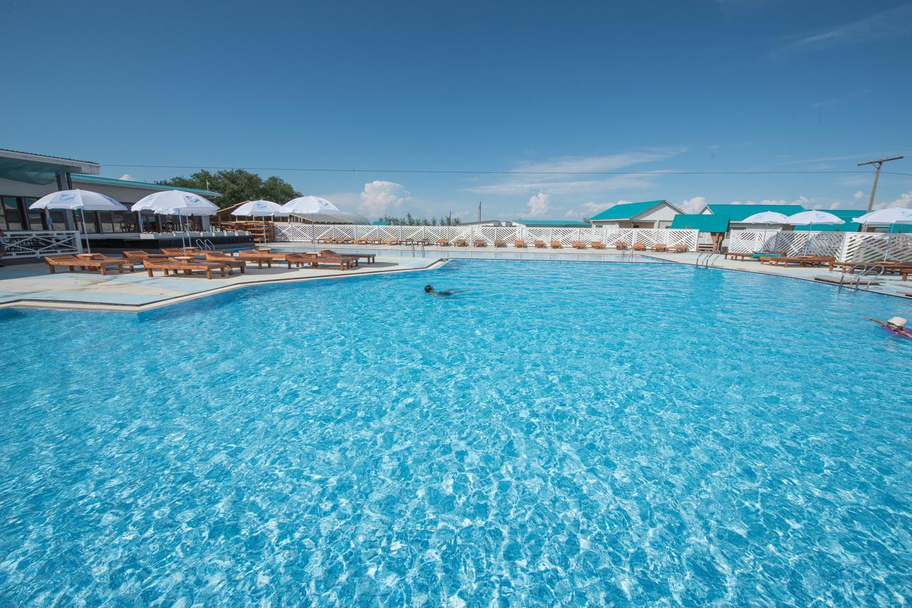 Aquamarine Resort Akshi Esterno foto